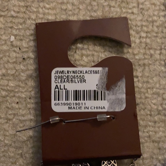 Forever 21 Eiffel Tower rhinestone necklace - Picture 5 of 5